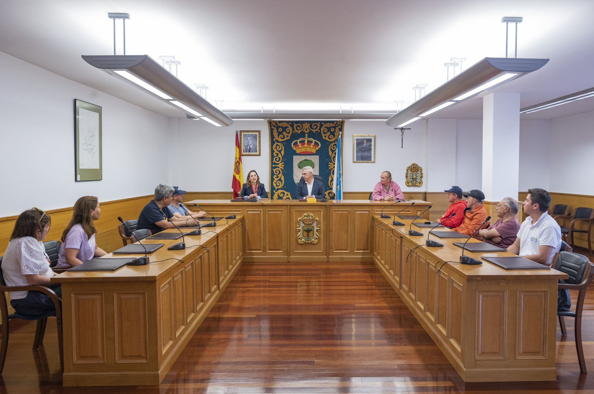 El alcalde de O Pino recibe a la OISS