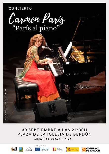Carmen París al piano