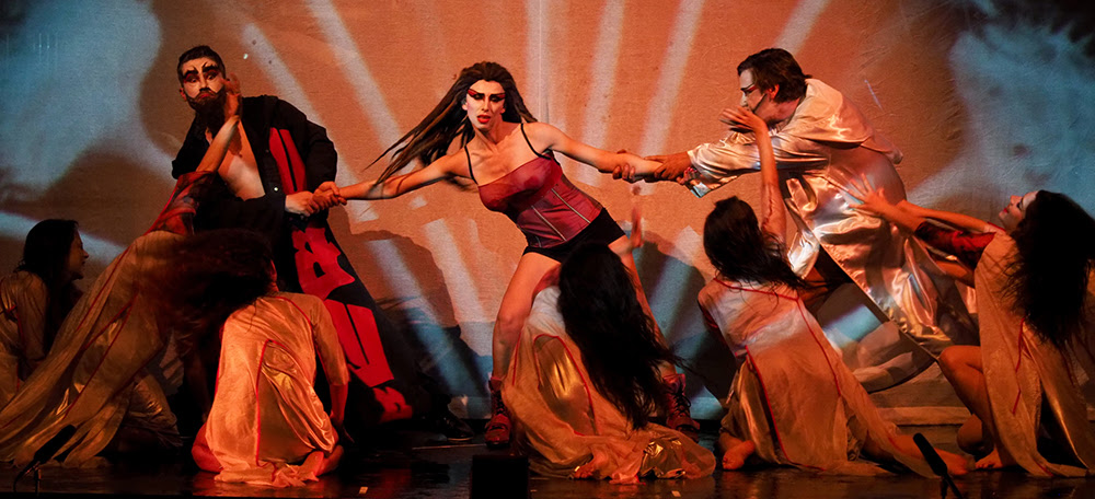 puesta en escena de 'Carmina Burana' de La Fura dels Baus